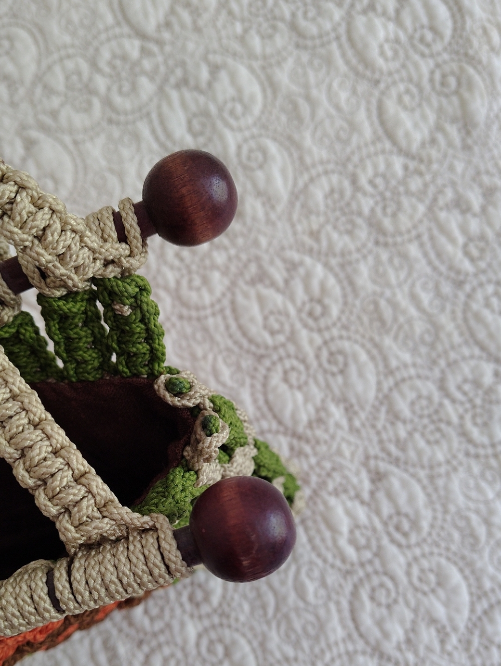 Vintage 1970's Macrame Shoulder Bag With Wooden Rods - Picture 13 of 15